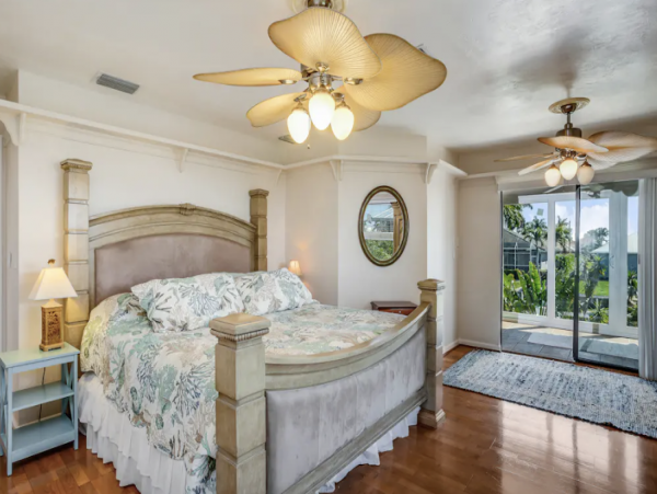 Canalfront Home with Pool, Hot Tub and Dock in Marco island